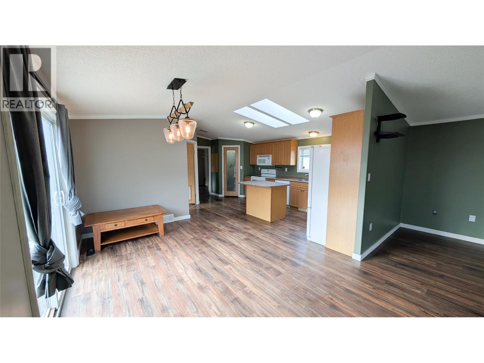 4811 Crescentwood Drive, Edgewater, British Columbia  V0A 1E0 - Photo 8 - 10402139