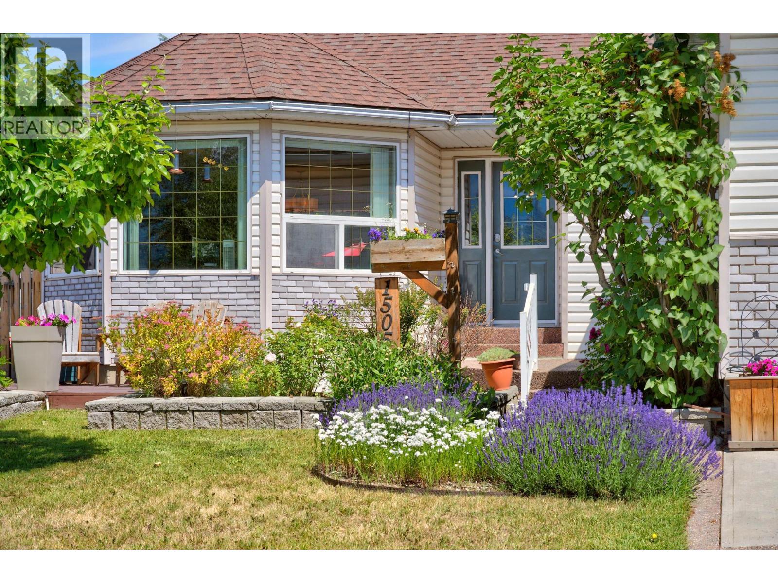 1505 Cedar Street, Golden, British Columbia  V0A 1H6 - Photo 2 - 10402236