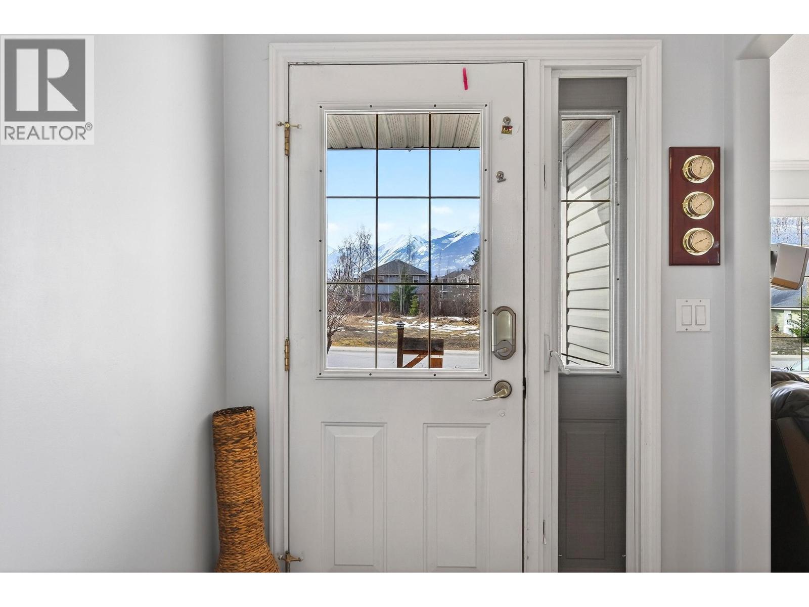 1505 Cedar Street, Golden, British Columbia  V0A 1H6 - Photo 28 - 10402236