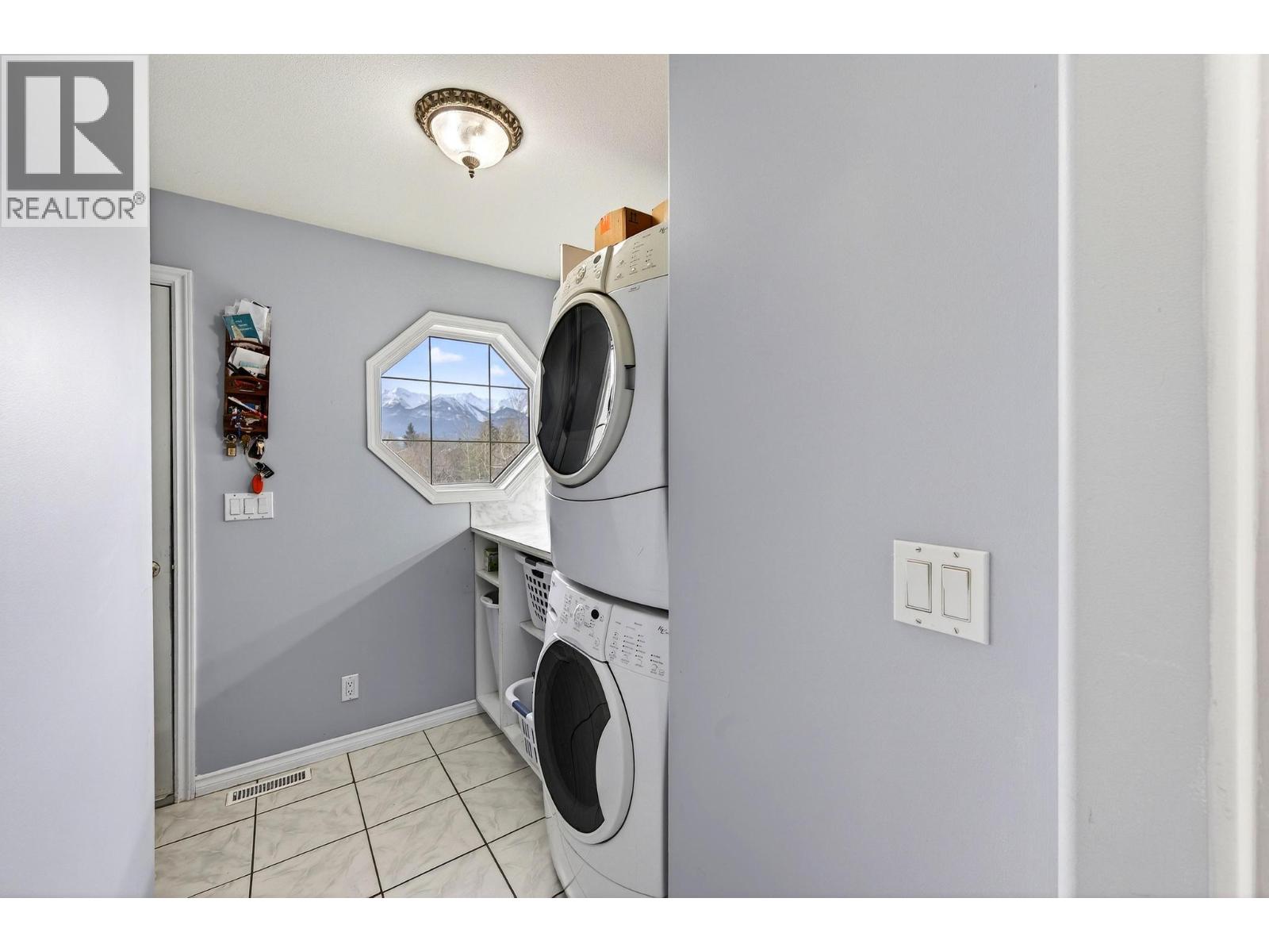 1505 Cedar Street, Golden, British Columbia  V0A 1H6 - Photo 32 - 10402236