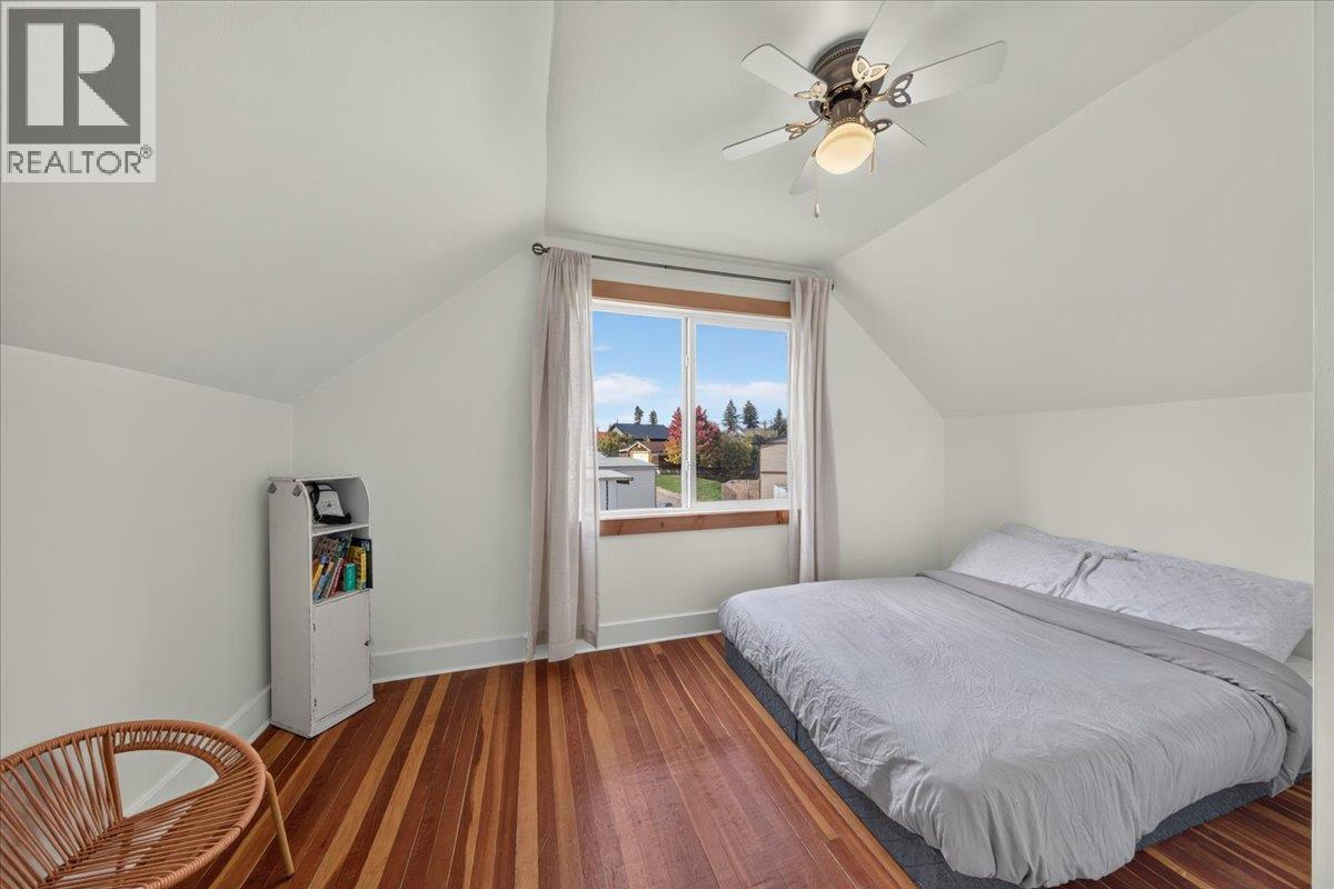 4895 Selkirk Avenue, Edgewater, British Columbia  V0A 1E0 - Photo 21 - 10402173
