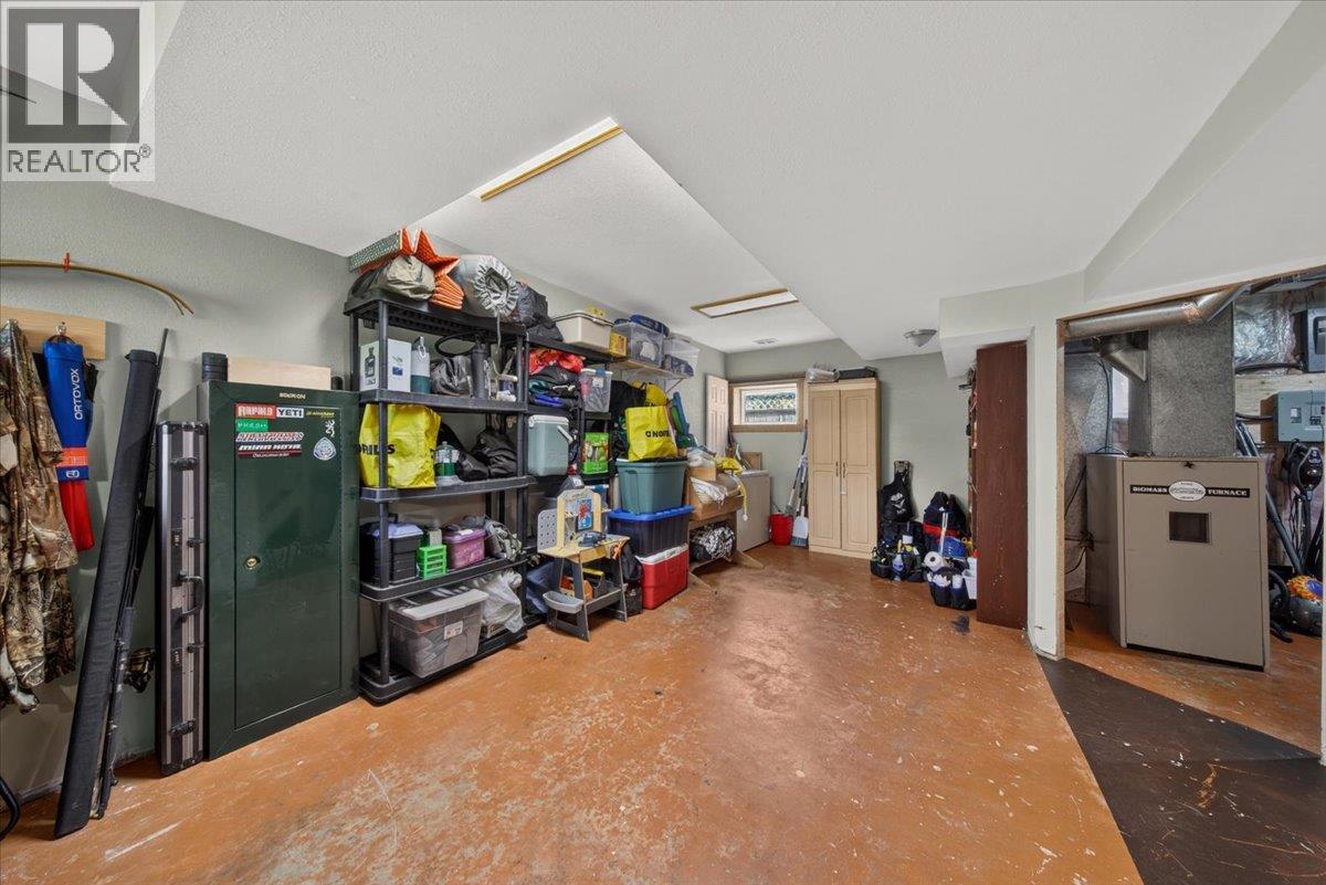 4895 Selkirk Avenue, Edgewater, British Columbia  V0A 1E0 - Photo 55 - 10402173