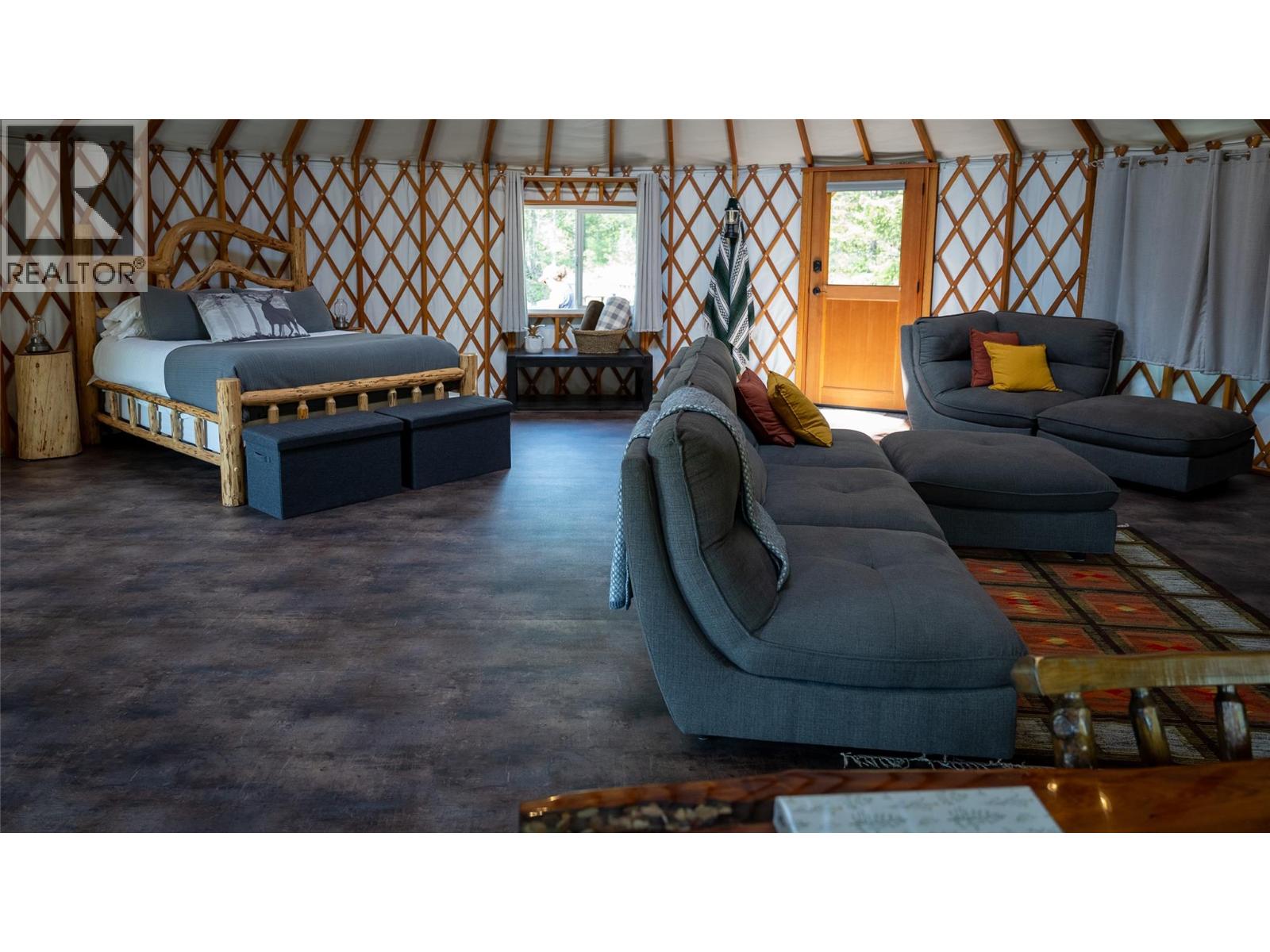 7058 95 Highway, Radium Hot Springs, British Columbia  V0A 1M0 - Photo 18 - 10402033