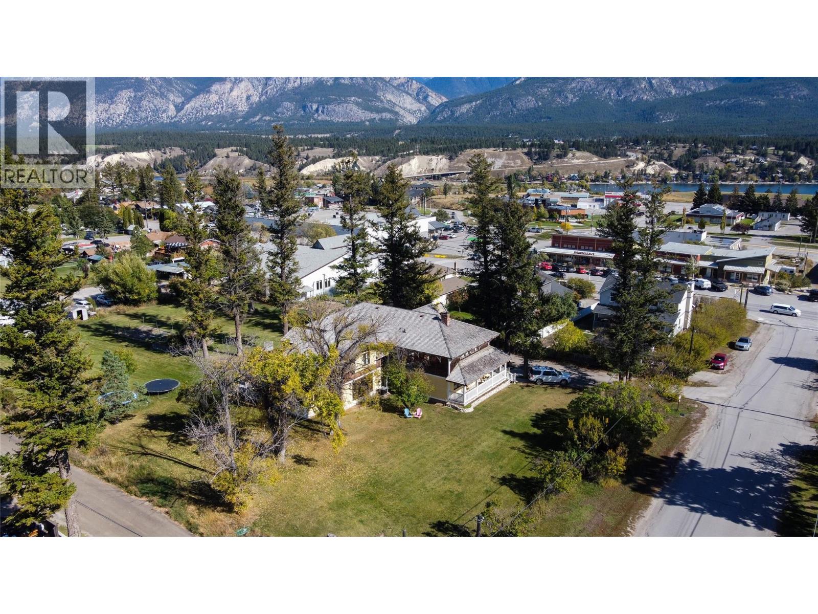 1018 5th Street, Invermere, British Columbia  V0A 1K0 - Photo 11 - 10401832