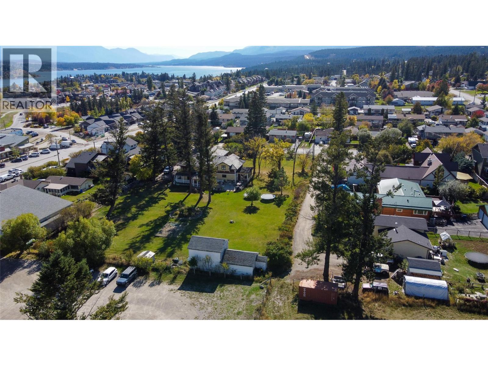 1018 5th Street, Invermere, British Columbia  V0A 1K0 - Photo 2 - 10401832
