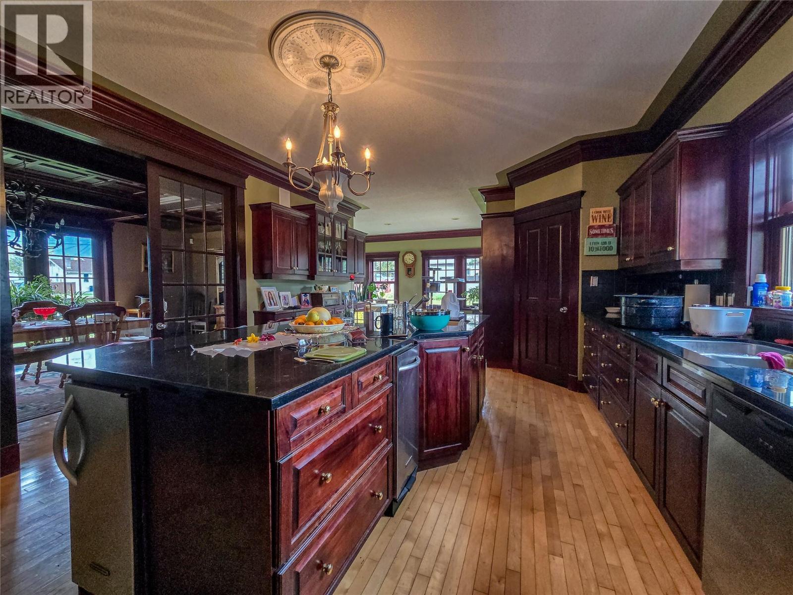 1018 5th Street, Invermere, British Columbia  V0A 1K0 - Photo 45 - 10401832
