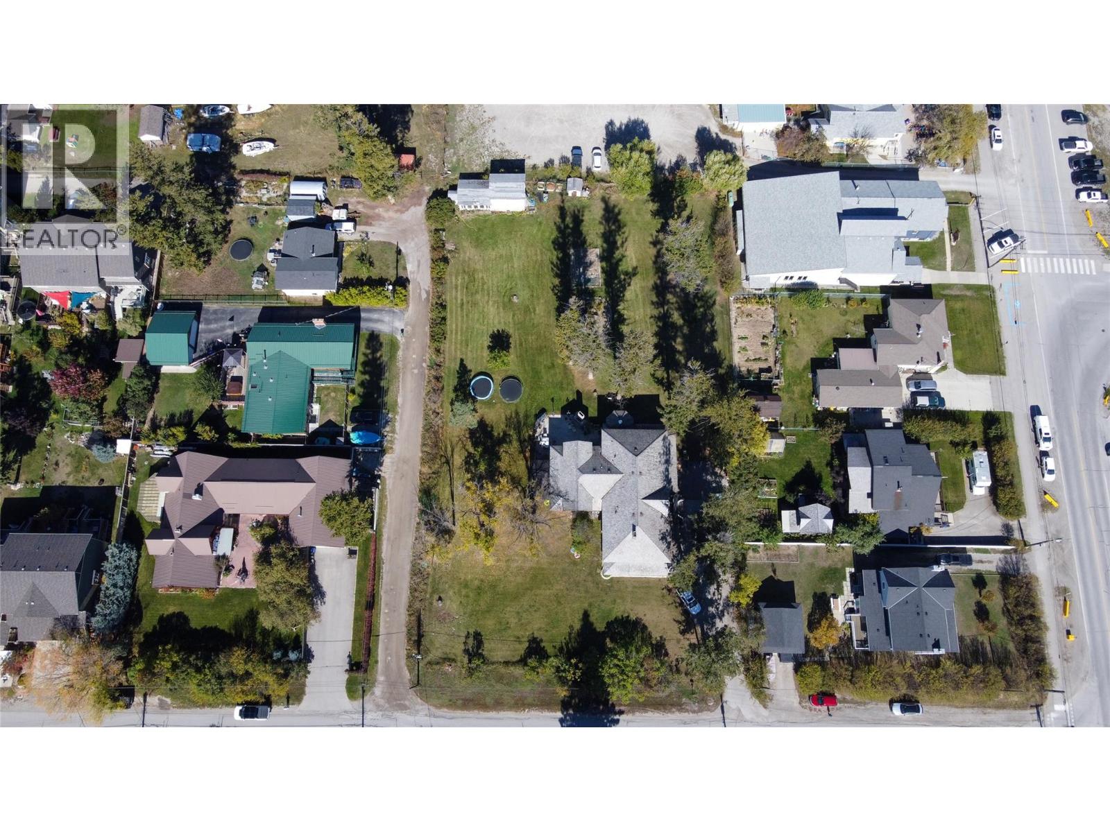 1018 5th Street, Invermere, British Columbia  V0A 1K0 - Photo 6 - 10401832
