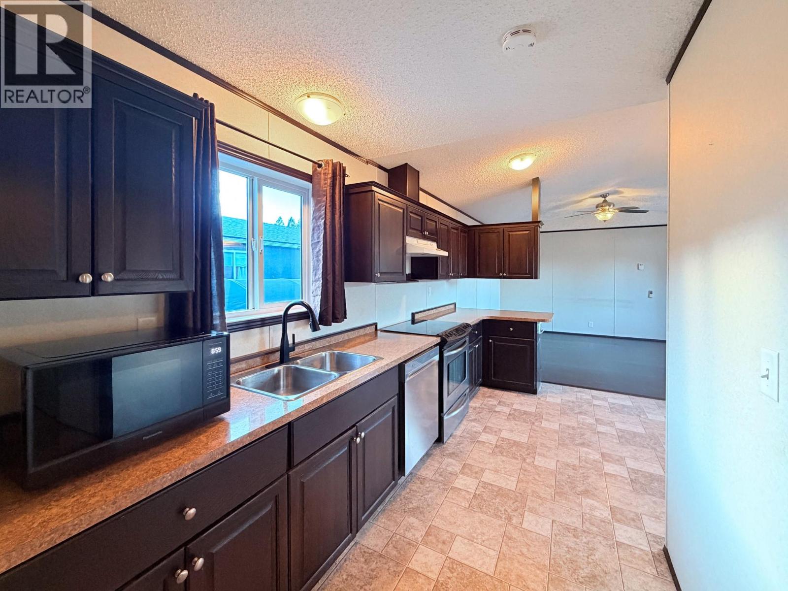4821 Crescentwood Drive, Edgewater, British Columbia  V0A 1E0 - Photo 4 - 10402405