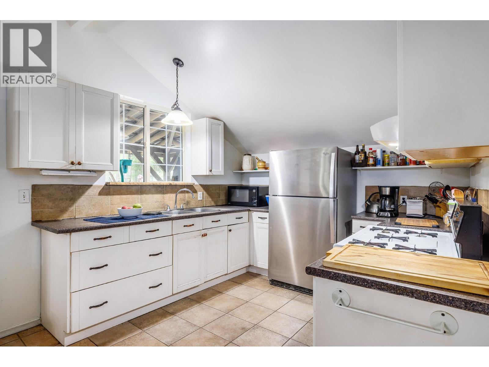 6350 33 Highway Unit# 22, Beaverdell, British Columbia  V0A 1H0 - Photo 8 - 10402317