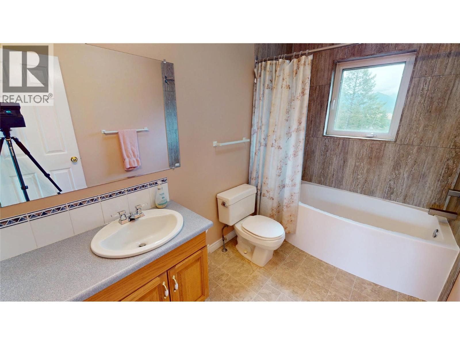 4978 Timberside Place, Invermere, British Columbia  V0A 1K3 - Photo 17 - 10402432