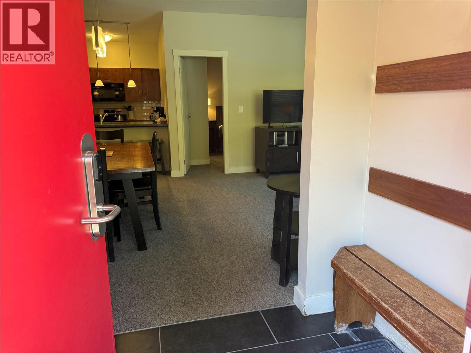 2049 Summit Drive Unit# 215 D, Panorama, British Columbia  V0A 1T0 - Photo 3 - 10402966