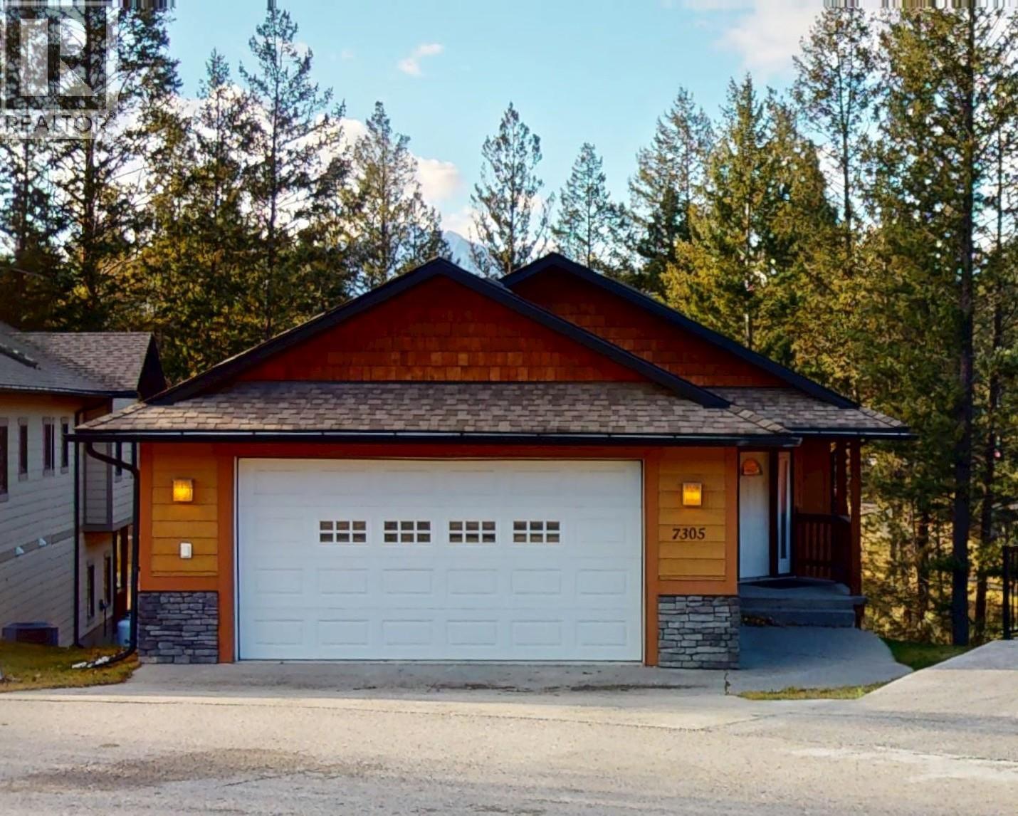 7305 Copperhorn Drive, Radium Hot Springs, British Columbia
