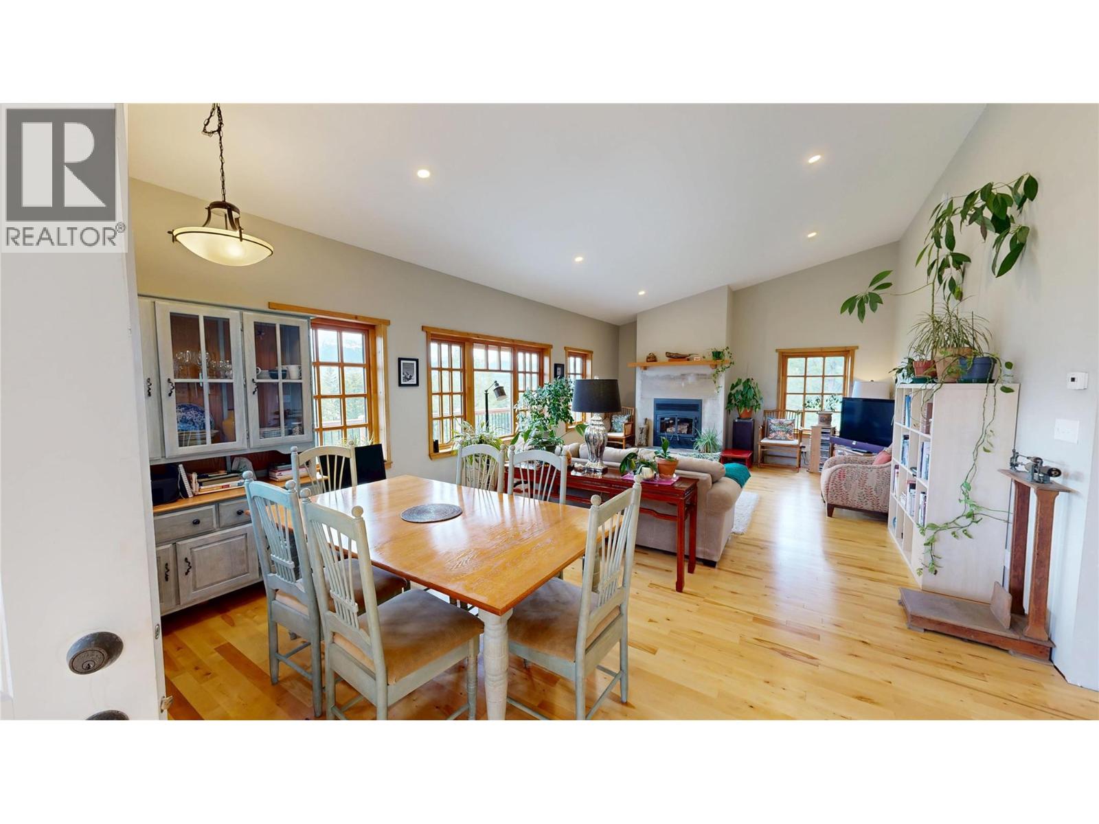 2660 95 Highway, Brisco, British Columbia  V0A 1B0 - Photo 12 - 10403277