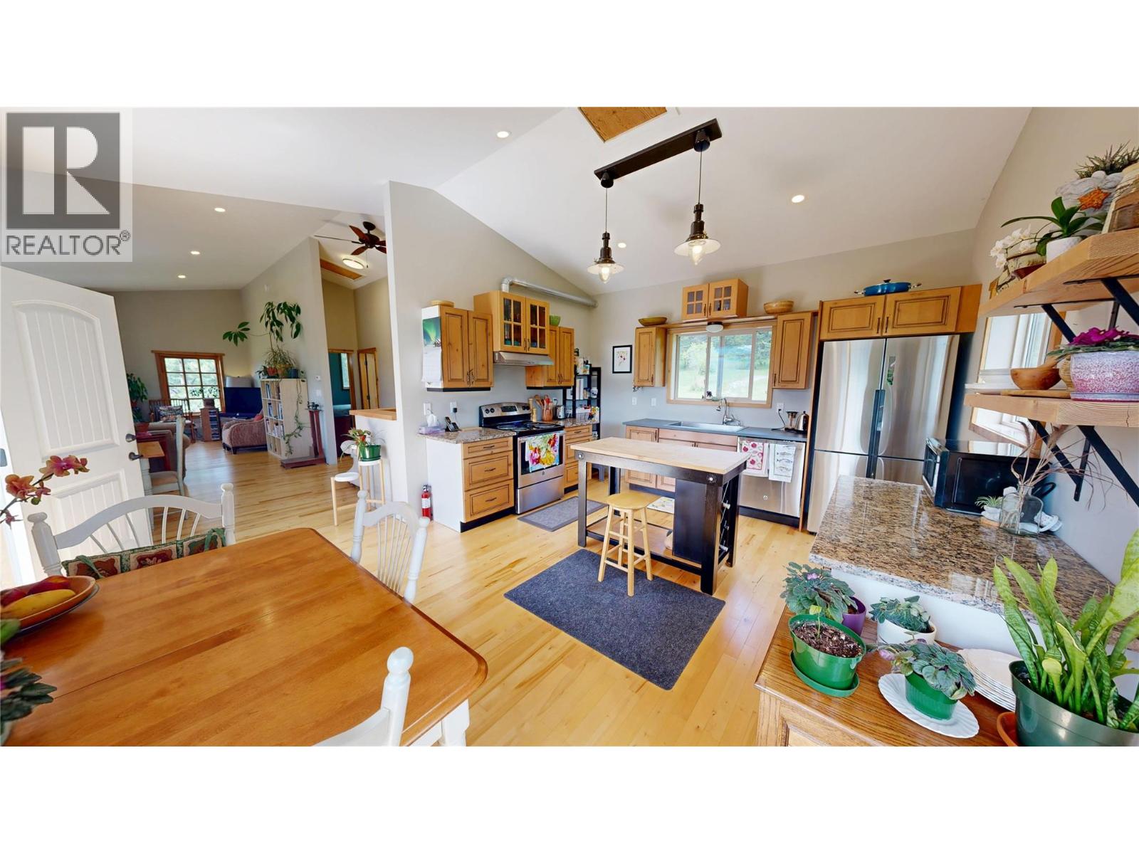 2660 95 Highway, Brisco, British Columbia  V0A 1B0 - Photo 14 - 10403277