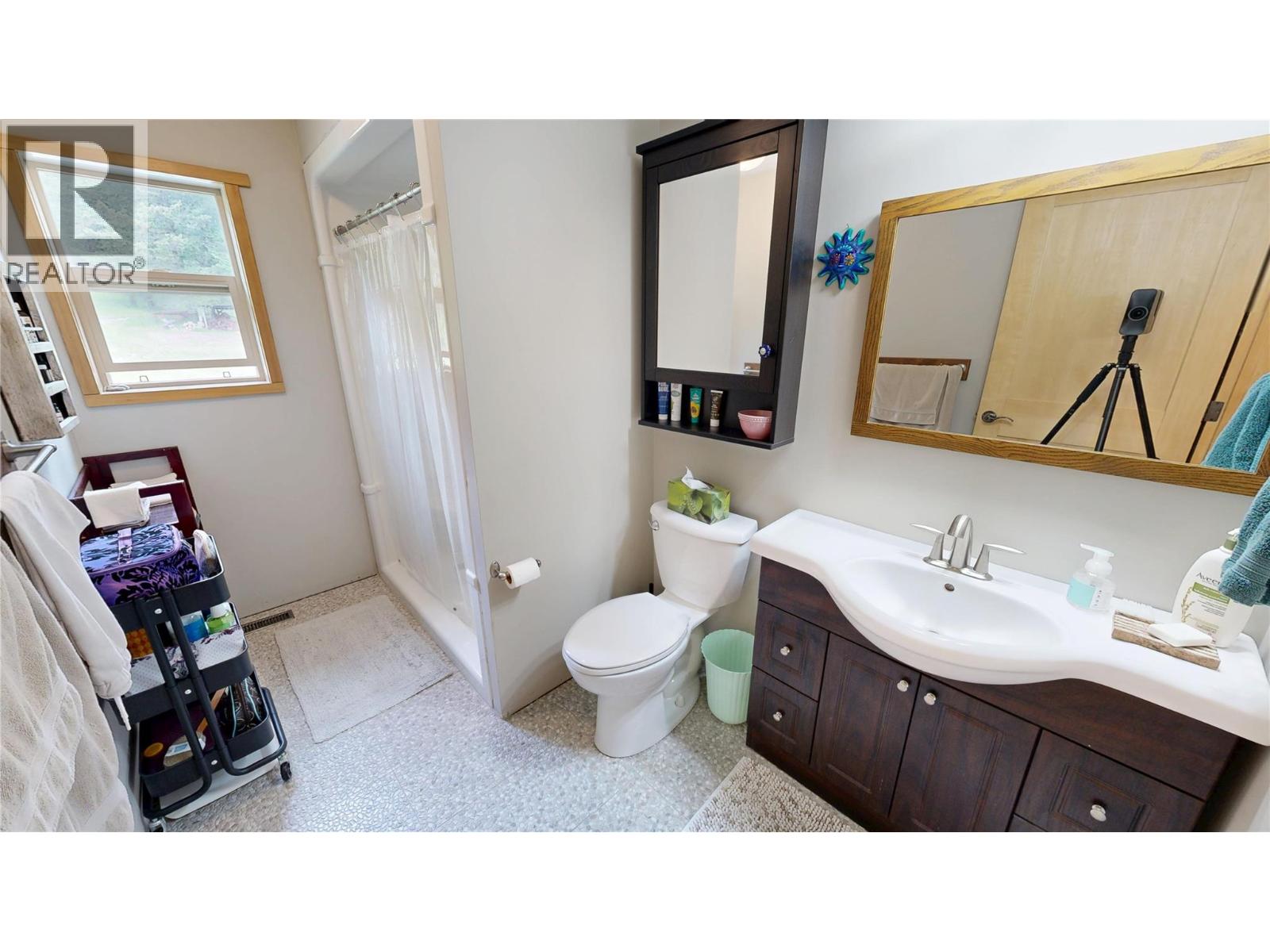 2660 95 Highway, Brisco, British Columbia  V0A 1B0 - Photo 21 - 10403277