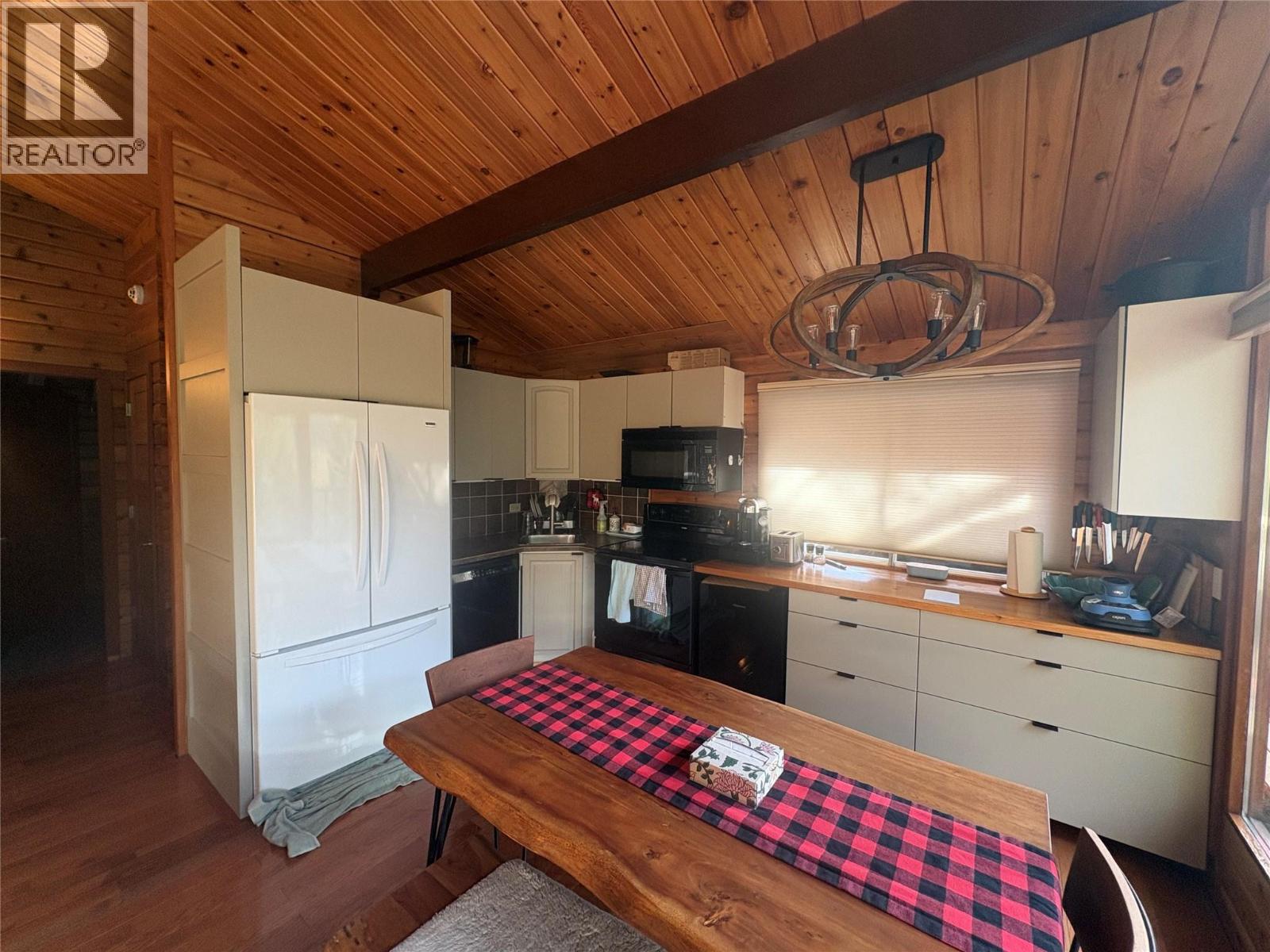 2143 Panorama Drive, Panorama, British Columbia  V0A 1T0 - Photo 5 - 10403262