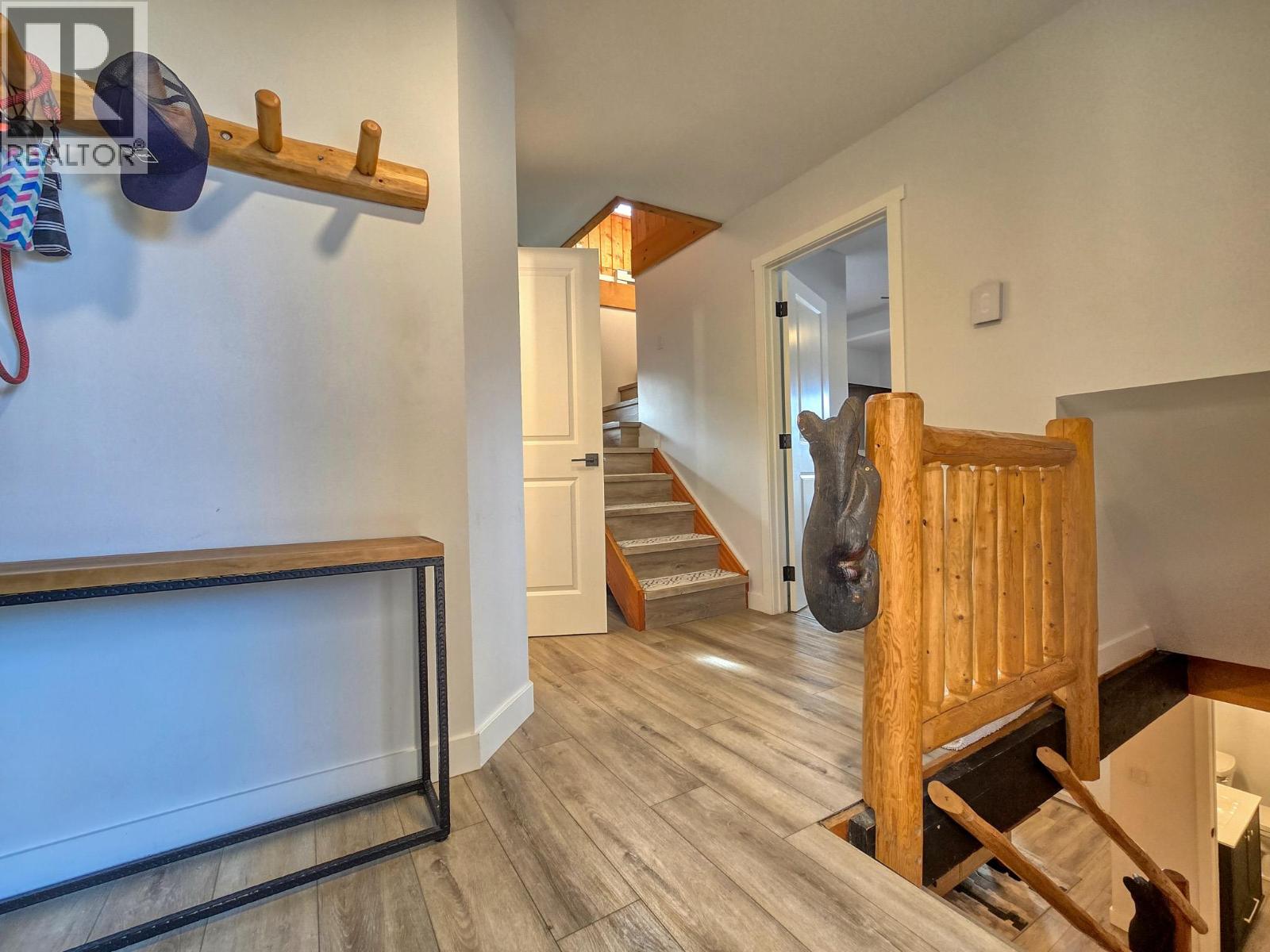 449 Lakeview Place, Invermere, British Columbia  V0A 1K3 - Photo 12 - 10403144