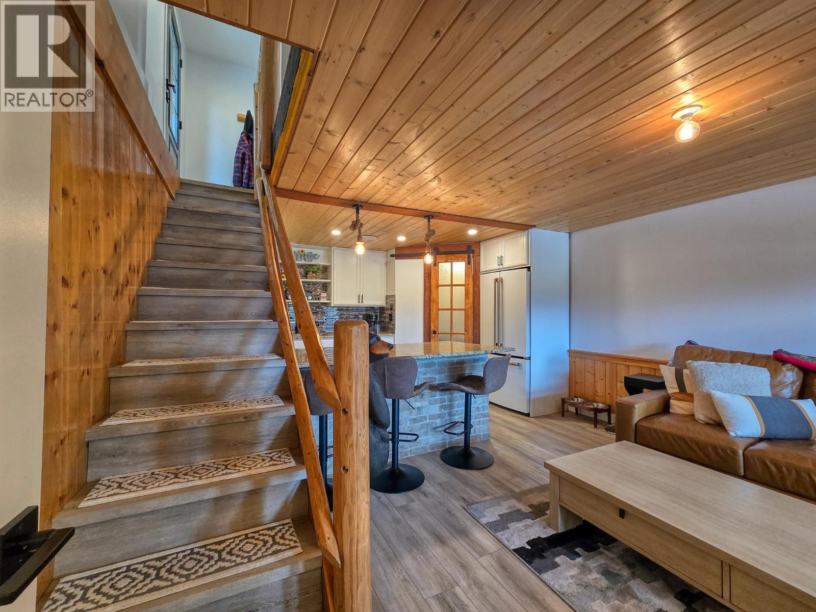 449 Lakeview Place, Invermere, British Columbia  V0A 1K3 - Photo 37 - 10403144