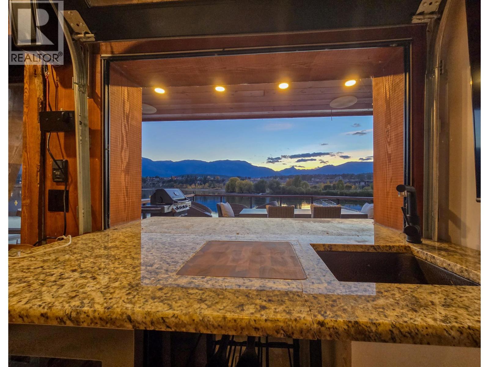 449 Lakeview Place, Invermere, British Columbia  V0A 1K3 - Photo 48 - 10403144
