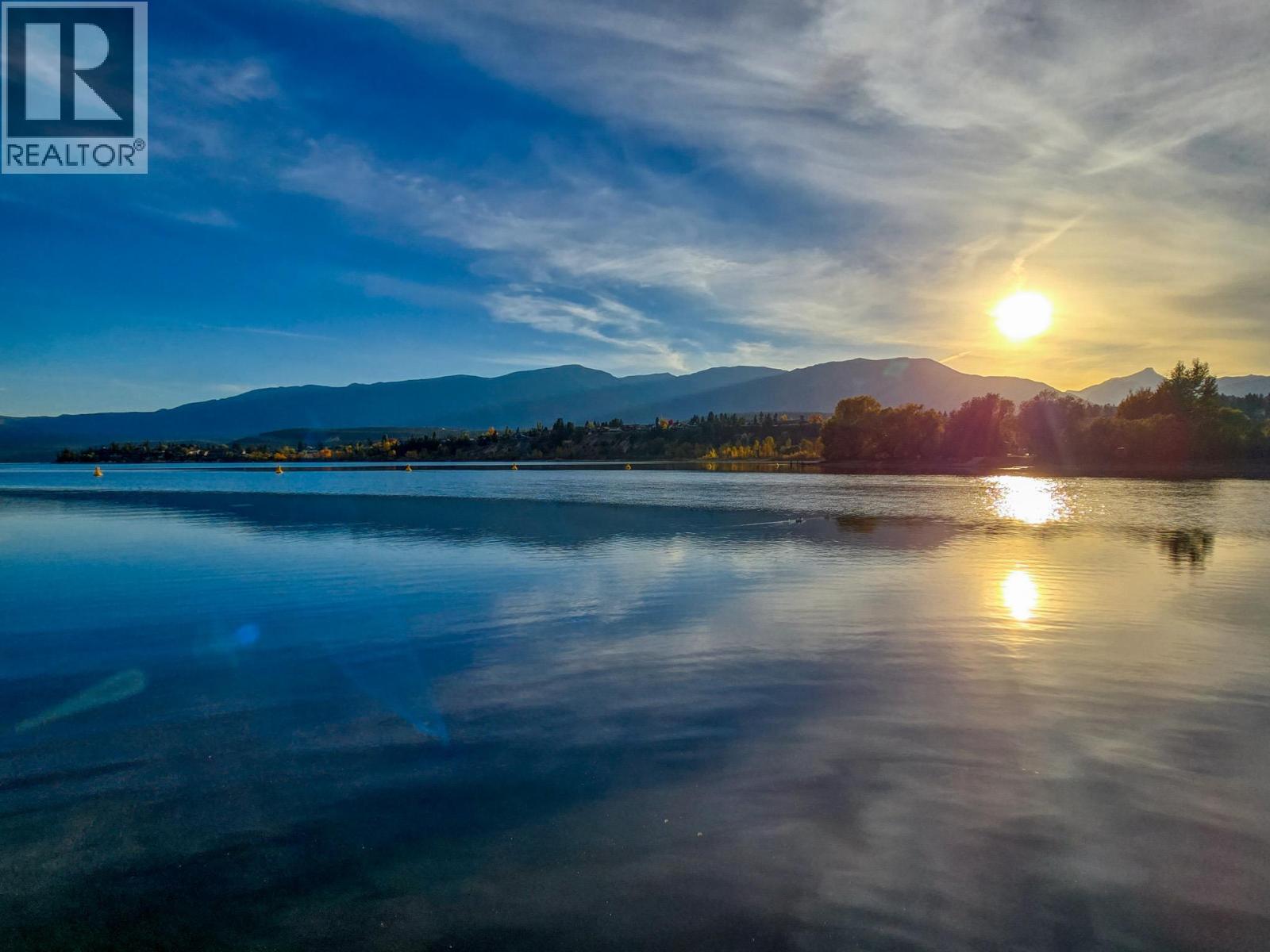449 Lakeview Place, Invermere, British Columbia  V0A 1K3 - Photo 5 - 10403144
