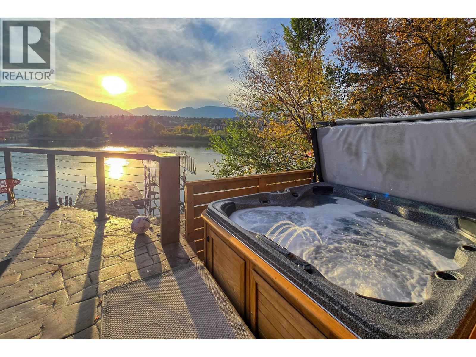 449 Lakeview Place, Invermere, British Columbia  V0A 1K3 - Photo 53 - 10403144