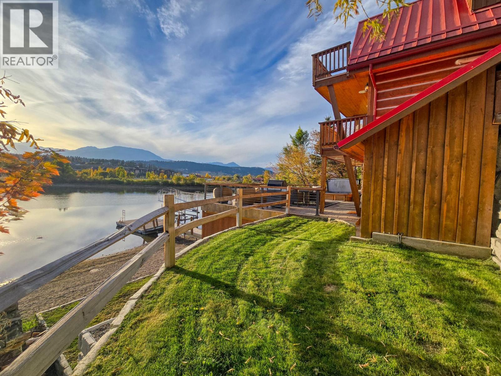 449 Lakeview Place, Invermere, British Columbia  V0A 1K3 - Photo 9 - 10403144
