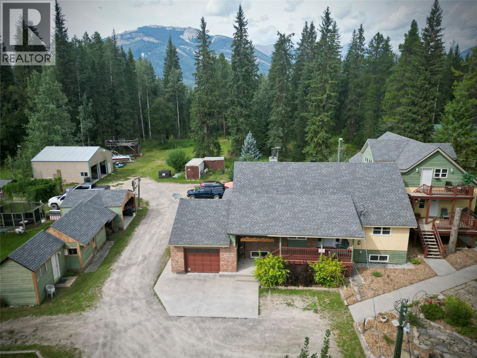1693 Oberg Johnson Road, Golden, British Columbia  V0A 1H1 - Photo 2 - 10402854