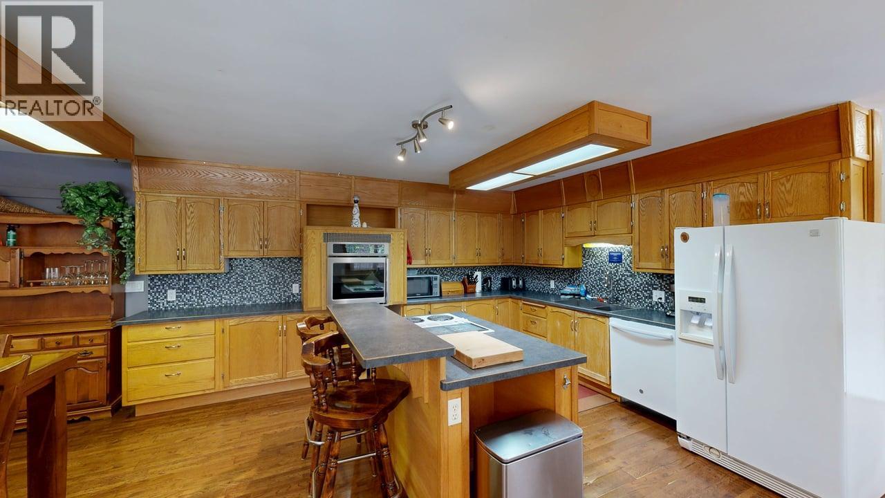 1693 Oberg Johnson Road, Golden, British Columbia  V0A 1H1 - Photo 8 - 10402854