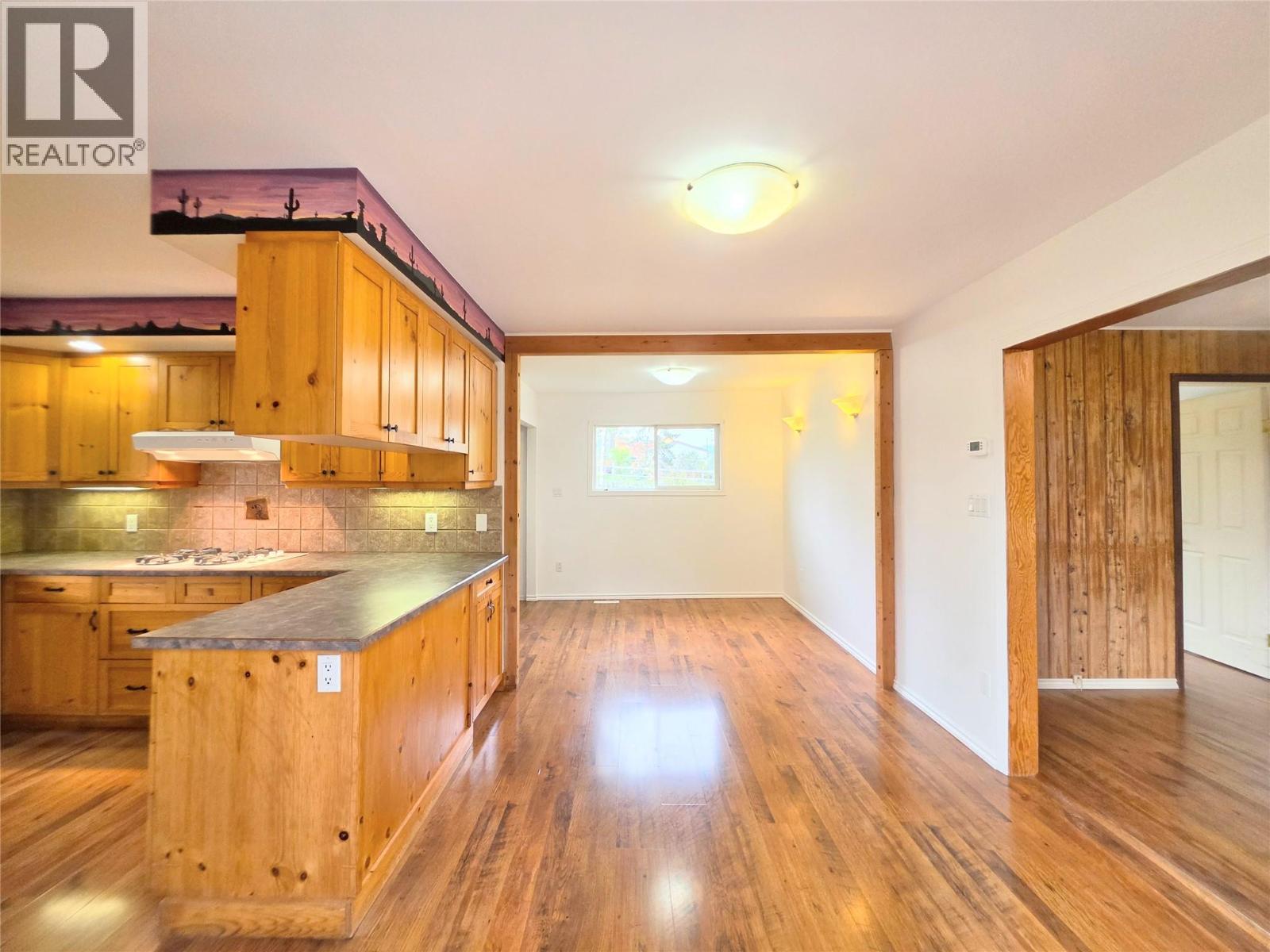 5753 Columbia Avenue, Edgewater, British Columbia  V0A 1E0 - Photo 12 - 10403572