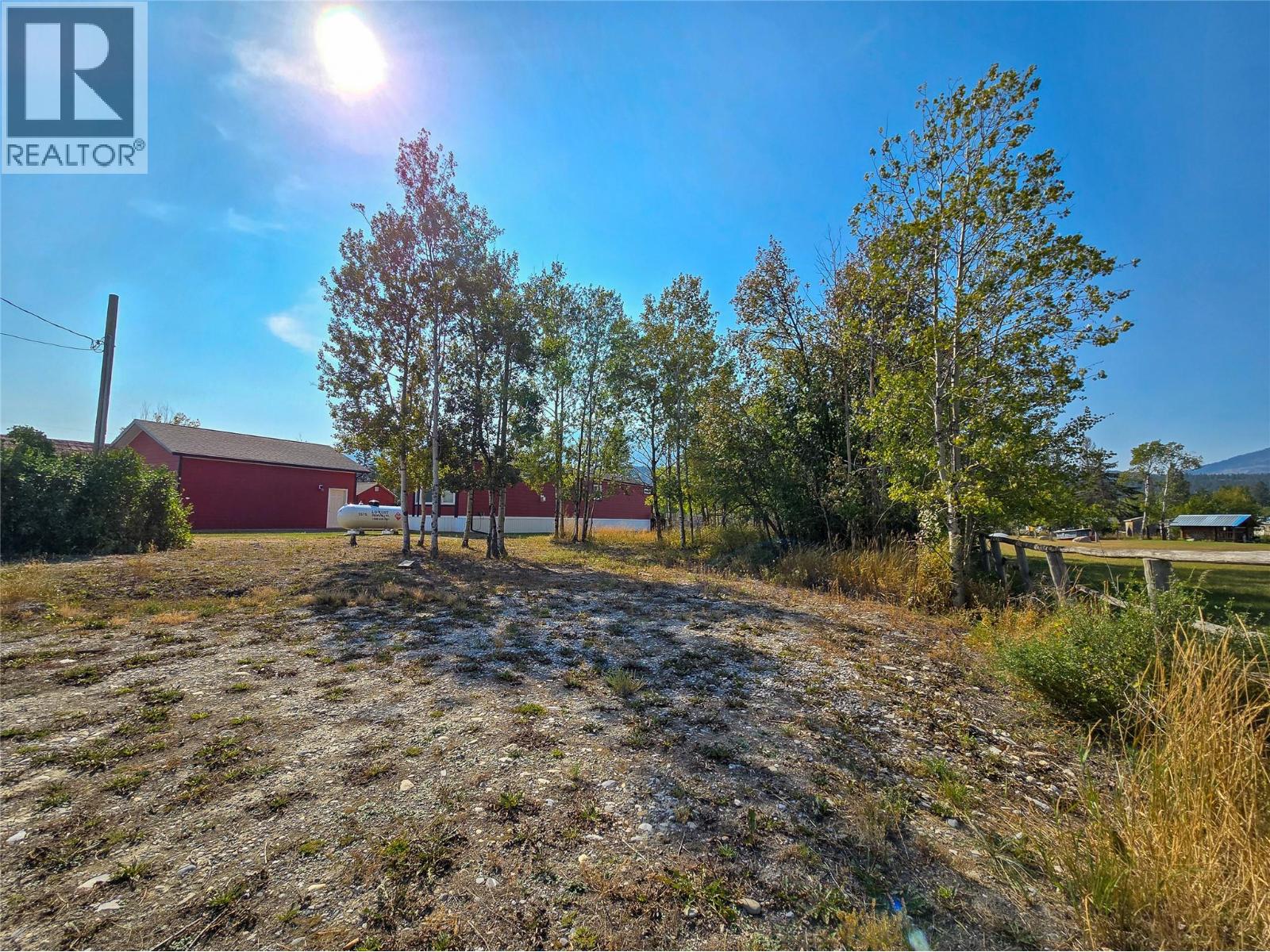 8913 Shaughnessy Street, Canal Flats, British Columbia  V0A 1E0 - Photo 2 - 10403769