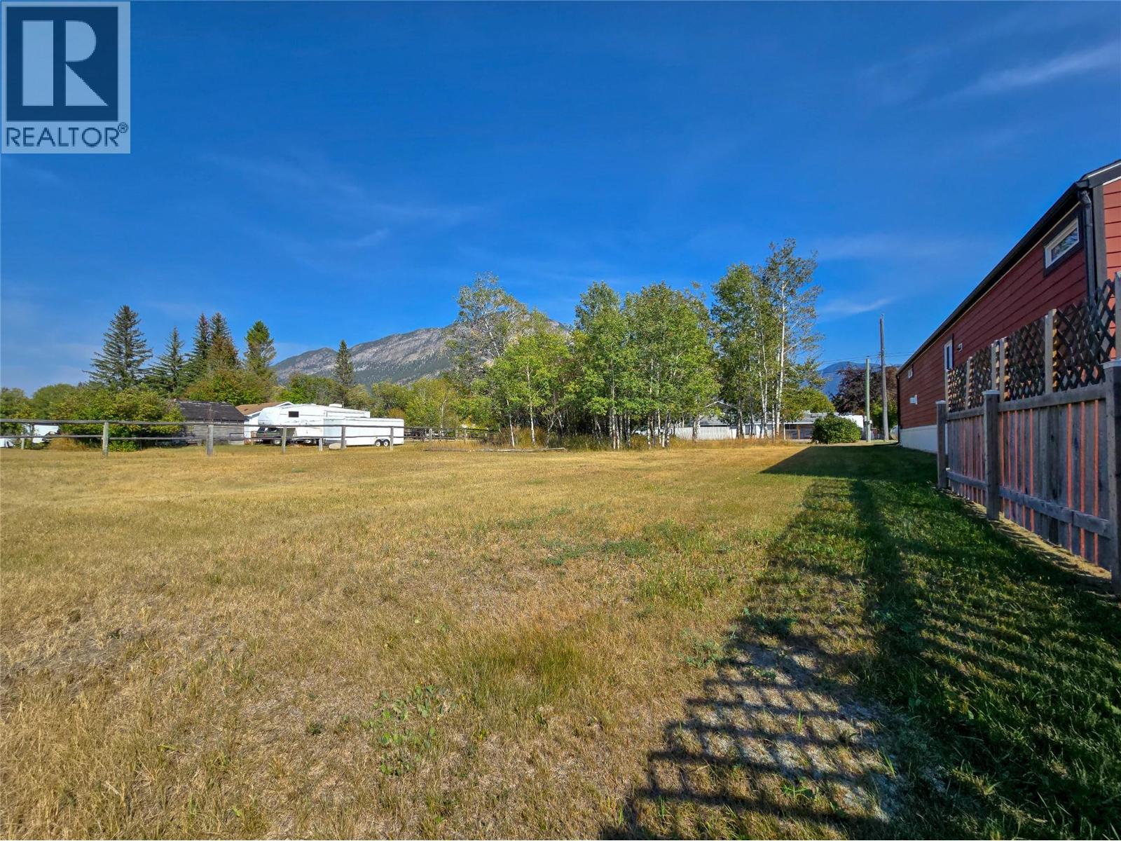 8913 Shaughnessy Street, Canal Flats, British Columbia  V0A 1E0 - Photo 7 - 10403769