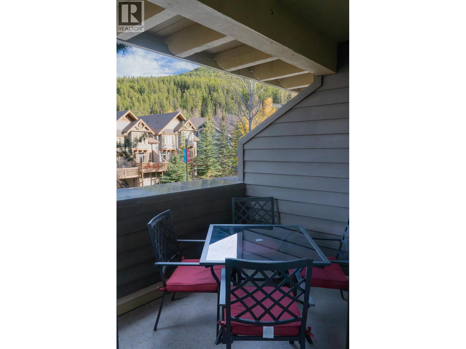 2070 Summit Drive Drive Unit# 306, Panorama, British Columbia  V0A 1T0 - Photo 3 - 10403928