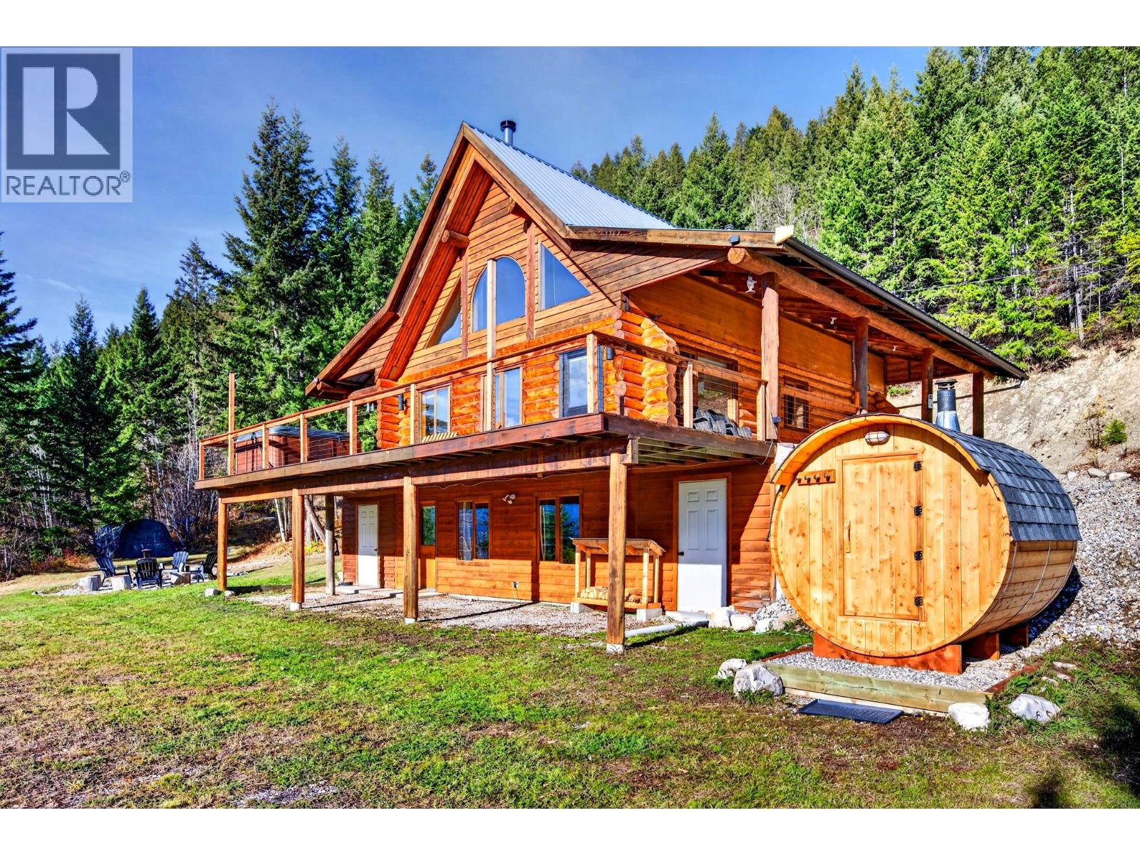 2405 95 Highway, Golden, British Columbia