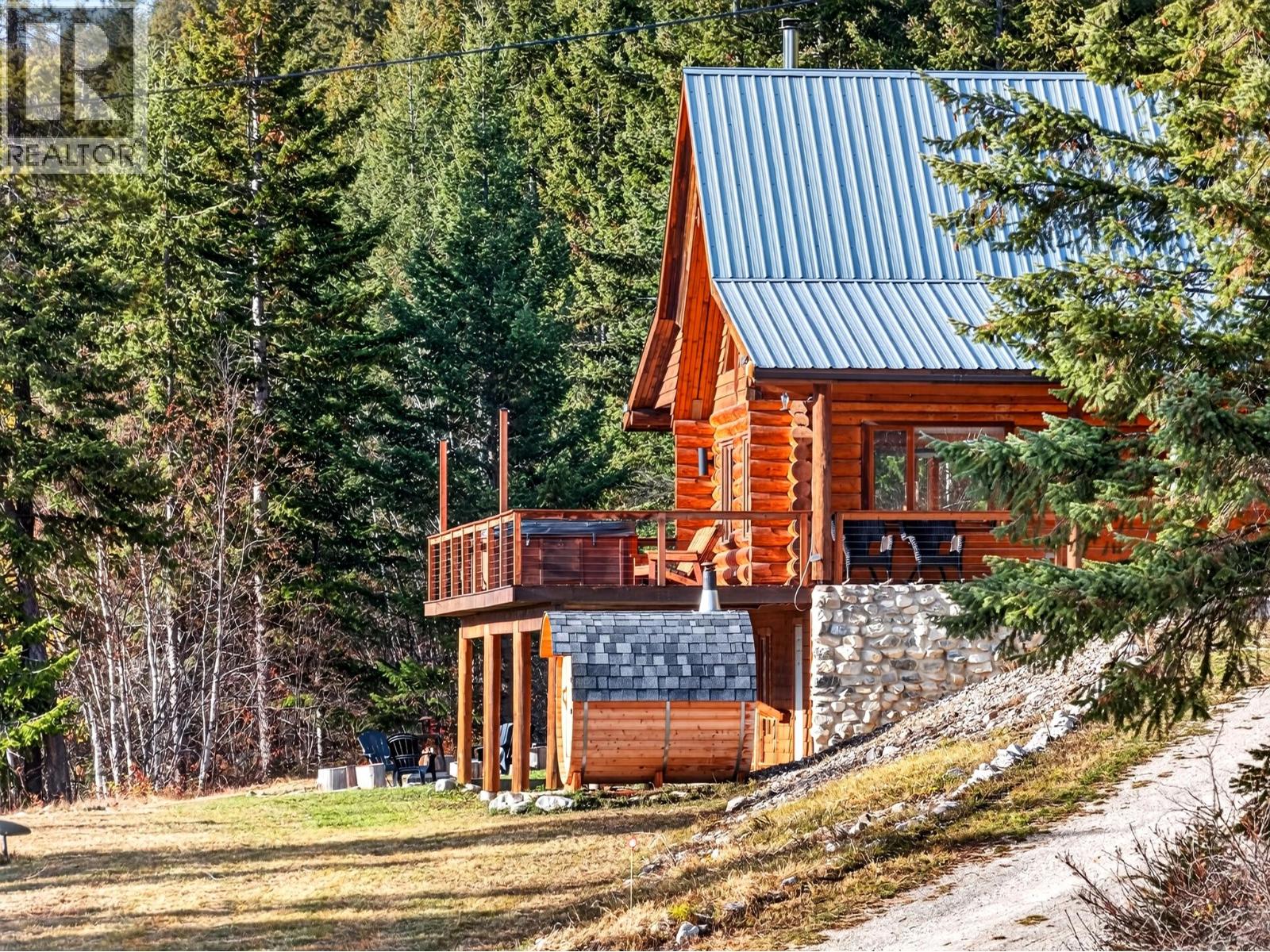 2405 95 Highway, Golden, British Columbia  V0A 1H0 - Photo 3 - 10403910