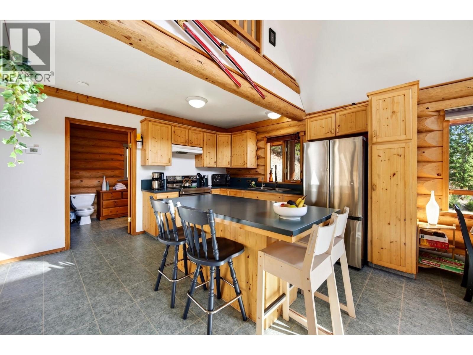 2405 95 Highway, Golden, British Columbia  V0A 1H0 - Photo 31 - 10403910