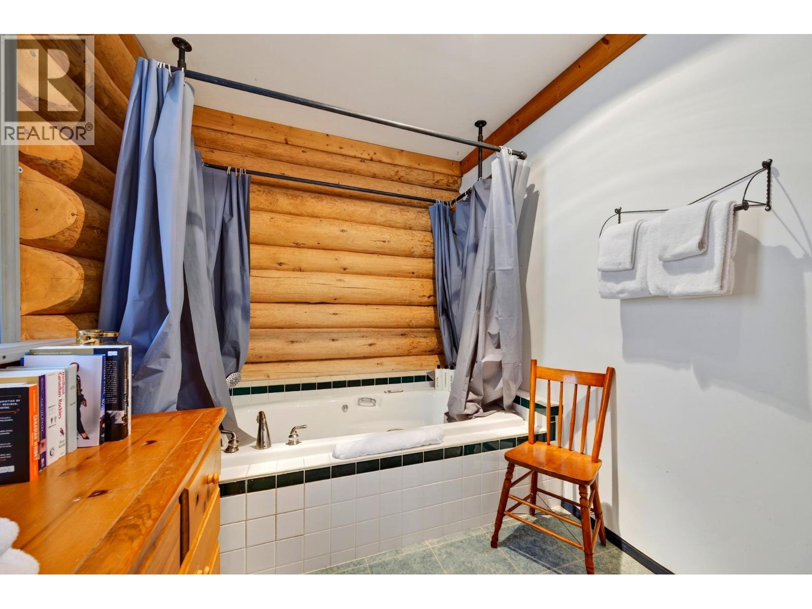 2405 95 Highway, Golden, British Columbia  V0A 1H0 - Photo 40 - 10403910