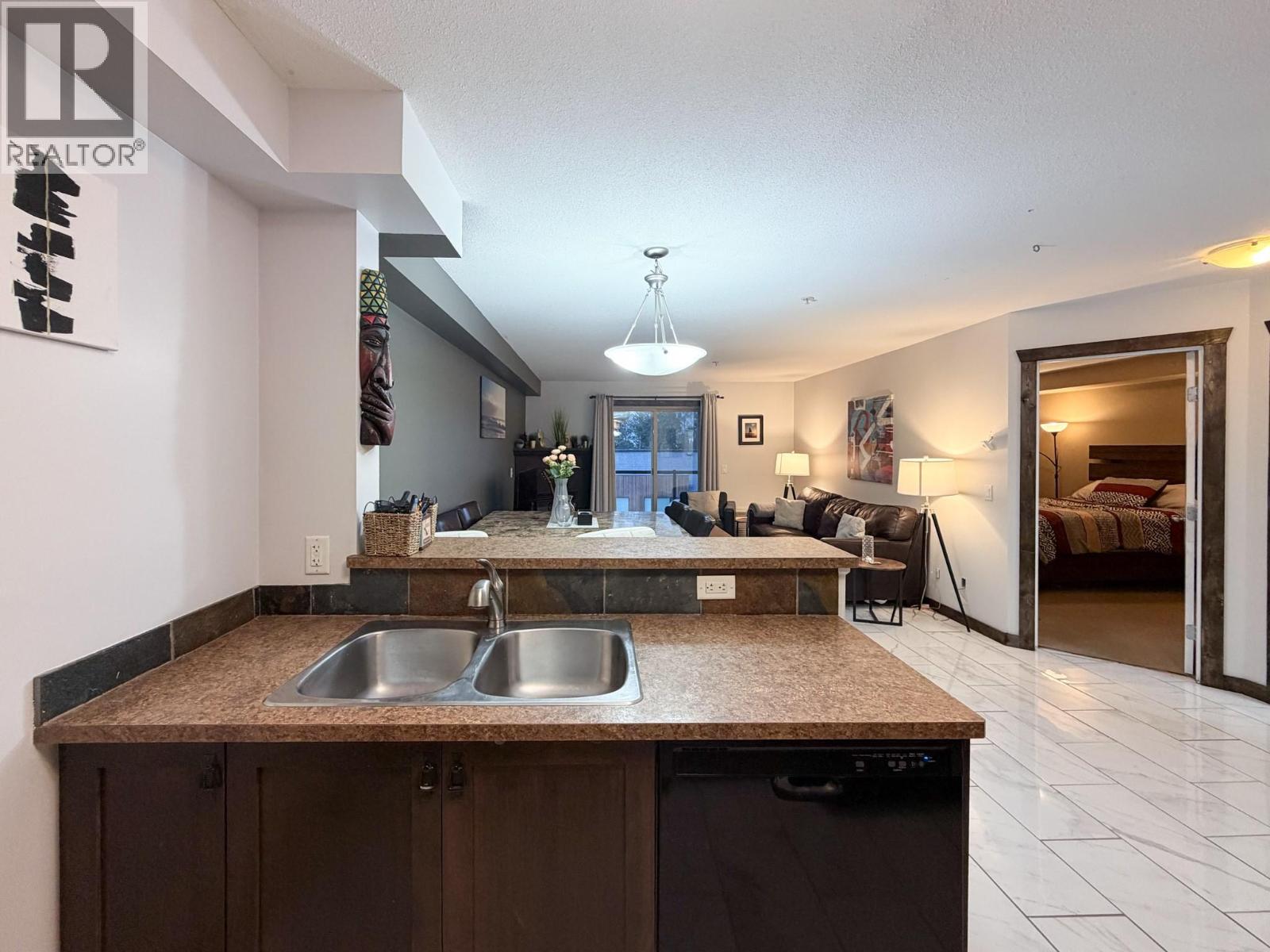 4874 Stanley Street Unit# 2302, Radium Hot Springs, British Columbia  V0A 1M0 - Photo 6 - 10404320