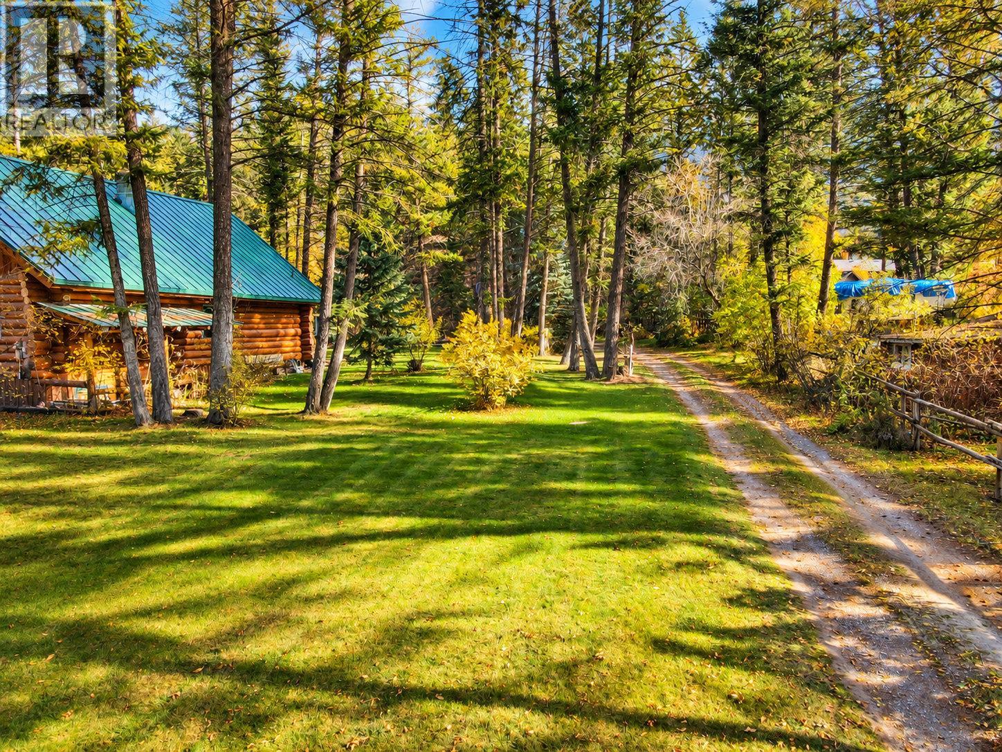 4892 Ogilvey Avenue, Fairmont Hot Springs, British Columbia  V0A 1L1 - Photo 8 - 10404135