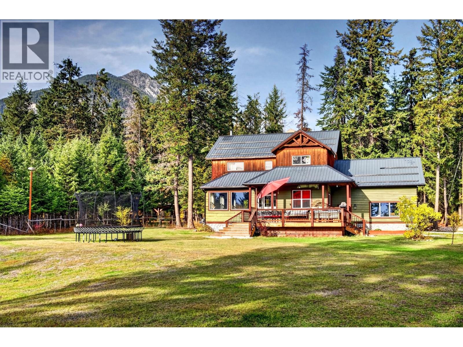 865 BARBER Road, Golden, British Columbia