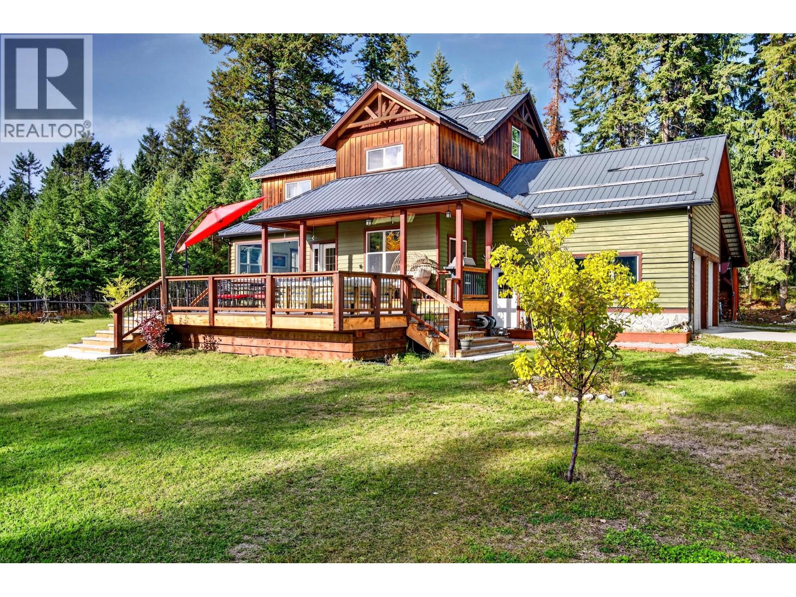 865 Barber Road, Golden, British Columbia  V0A 1H1 - Photo 2 - 10404180