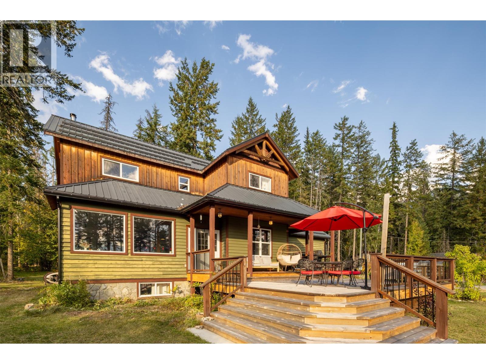 865 Barber Road, Golden, British Columbia  V0A 1H1 - Photo 3 - 10404180