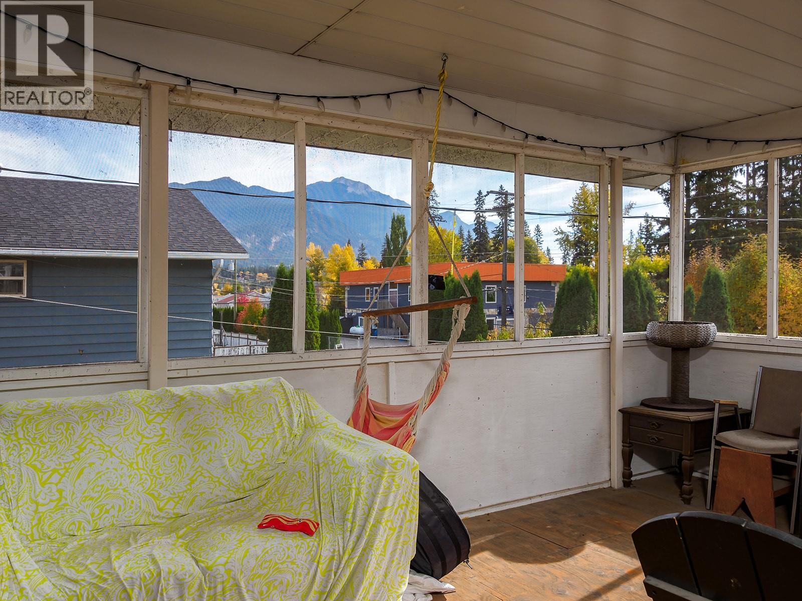 526 12th Street, Golden, British Columbia  V0A 1H0 - Photo 16 - 10403445