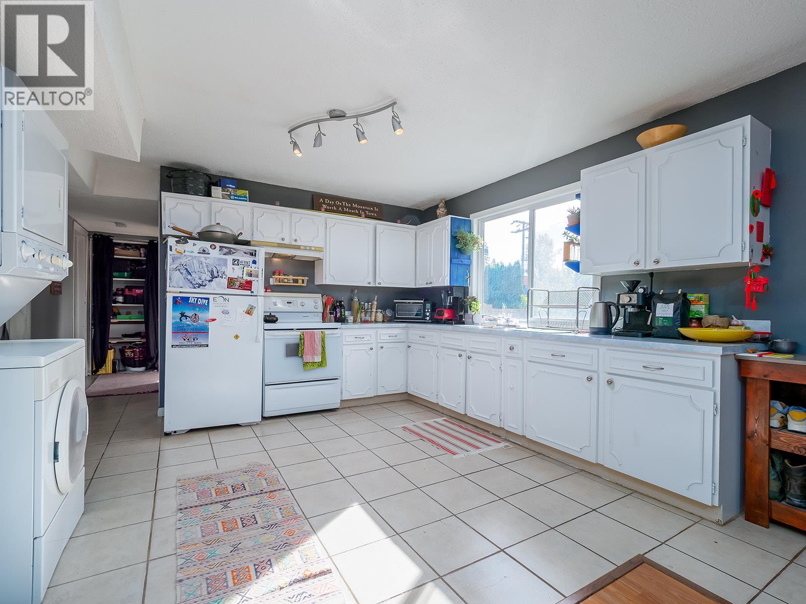 526 12th Street, Golden, British Columbia  V0A 1H0 - Photo 17 - 10403445