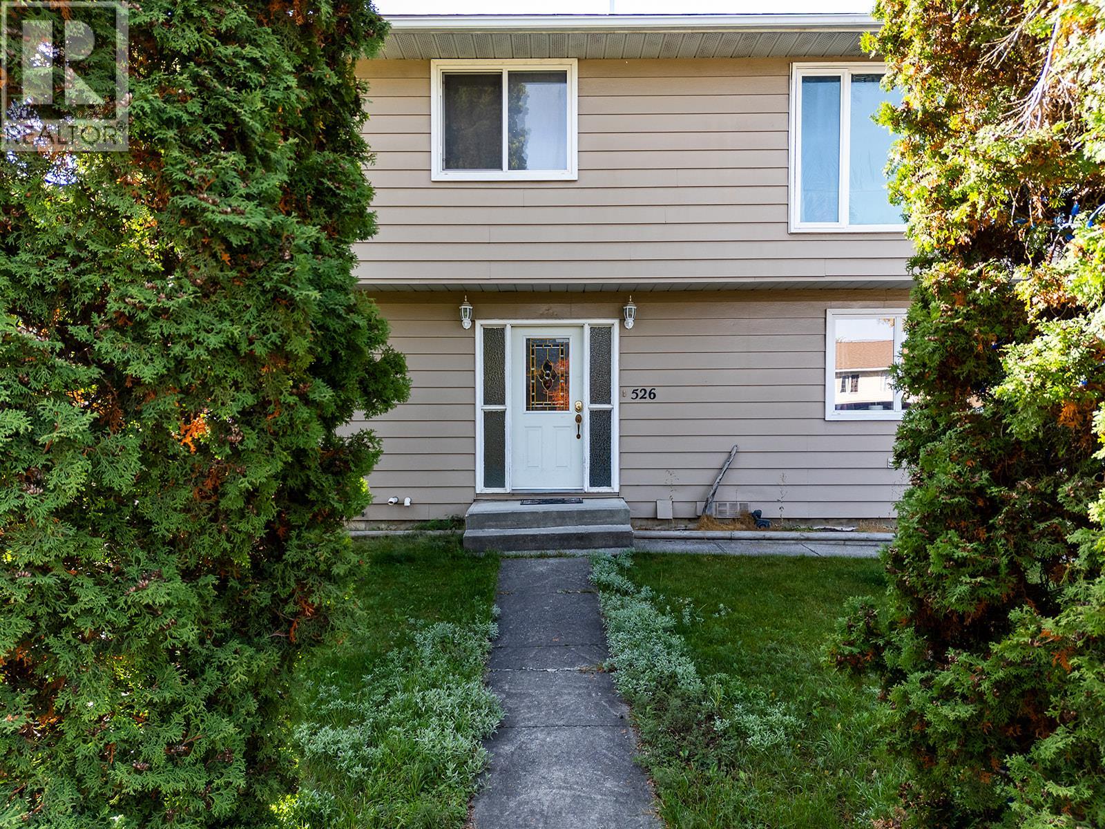 526 12th Street, Golden, British Columbia  V0A 1H0 - Photo 3 - 10403445