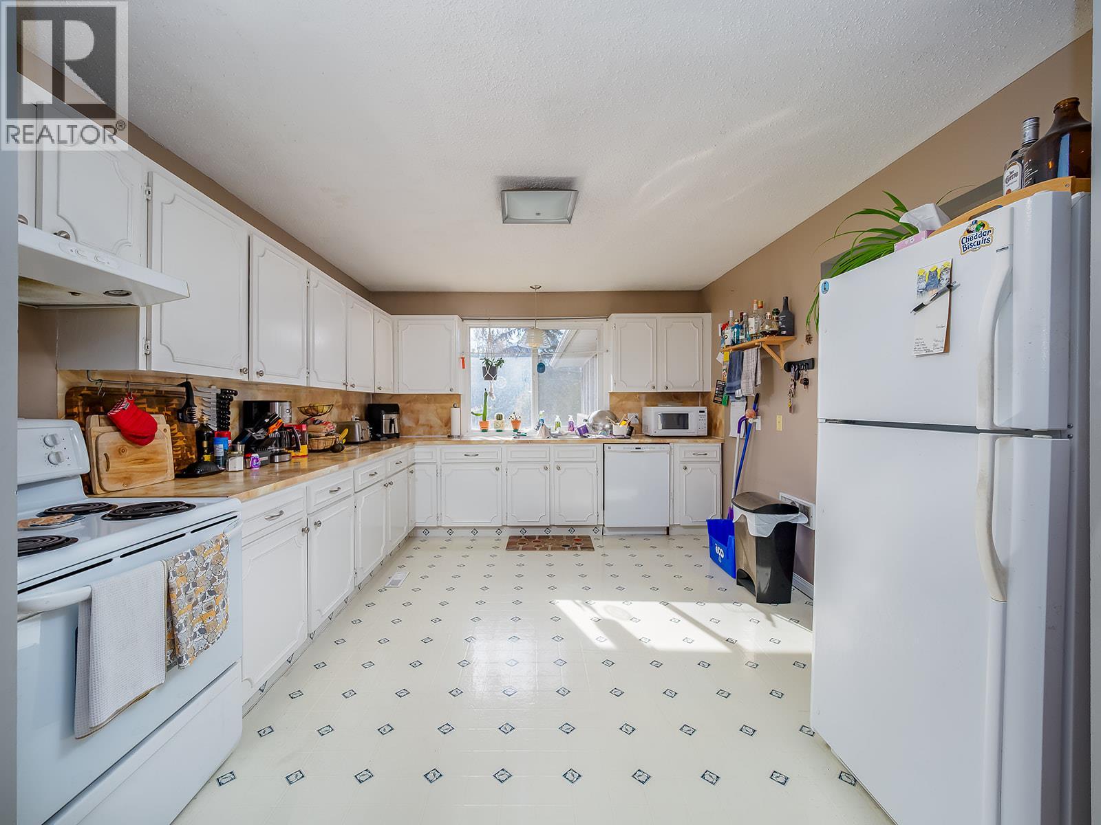 526 12th Street, Golden, British Columbia  V0A 1H0 - Photo 7 - 10403445