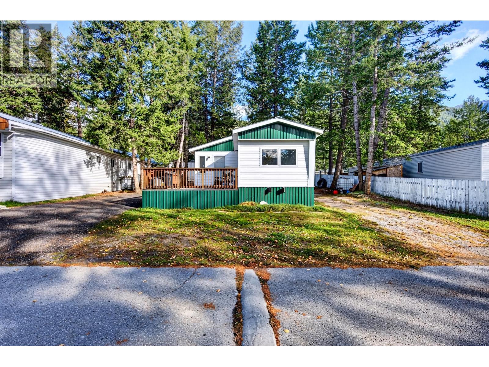 470 Reflection Lake Road Unit# 17, Golden, British Columbia  V0A 1H6 - Photo 8 - 10404416