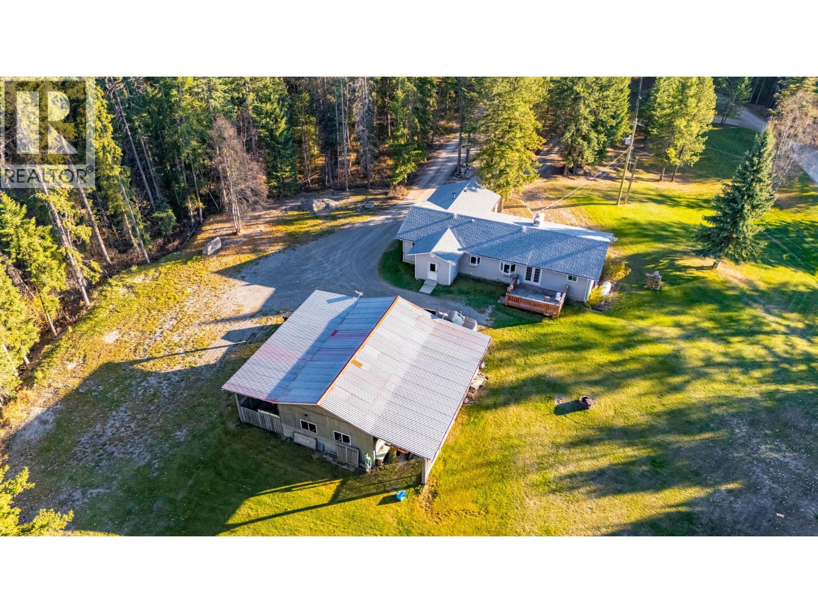 532 Hietala Road, Golden, British Columbia  V0A 1H3 - Photo 3 - 10404589