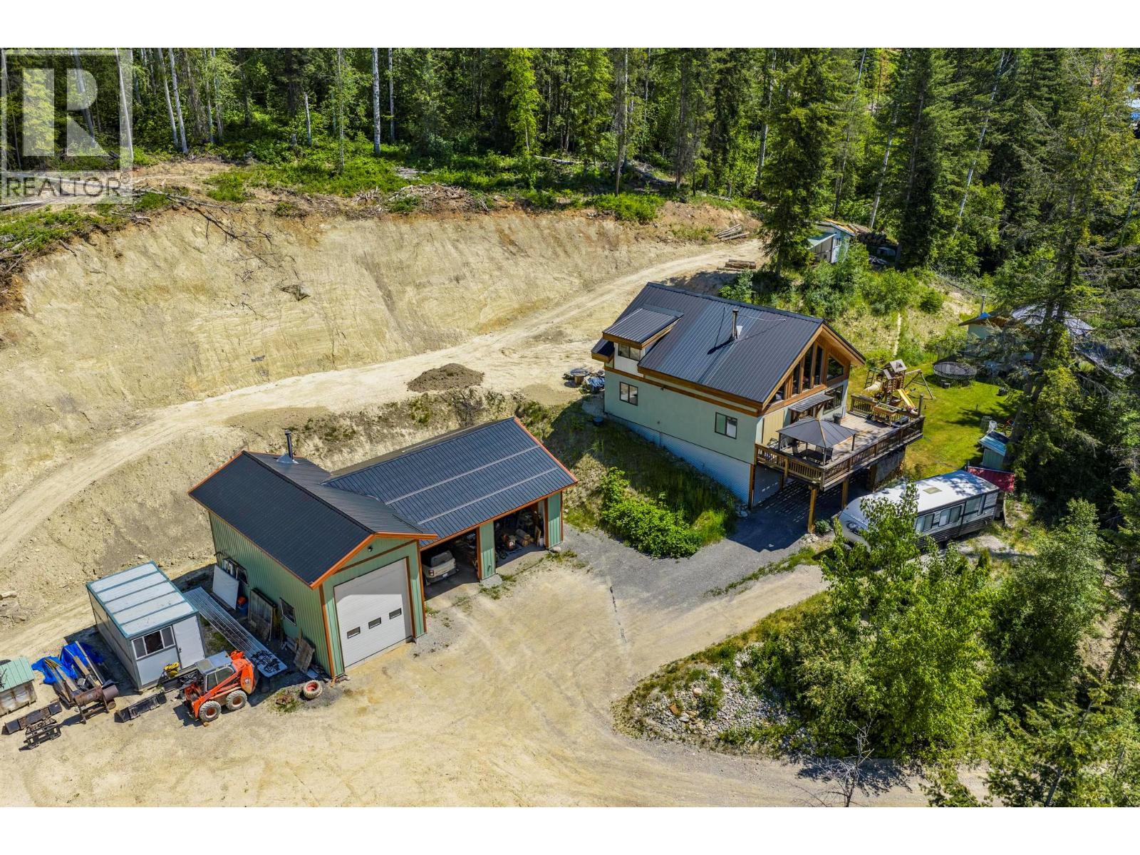 2360 Trans Canada  N Highway, Golden, British Columbia  V0A 1H1 - Photo 2 - 10404677