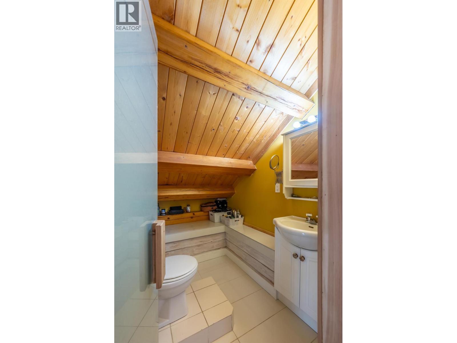 2360 Trans Canada  N Highway, Golden, British Columbia  V0A 1H1 - Photo 38 - 10404677
