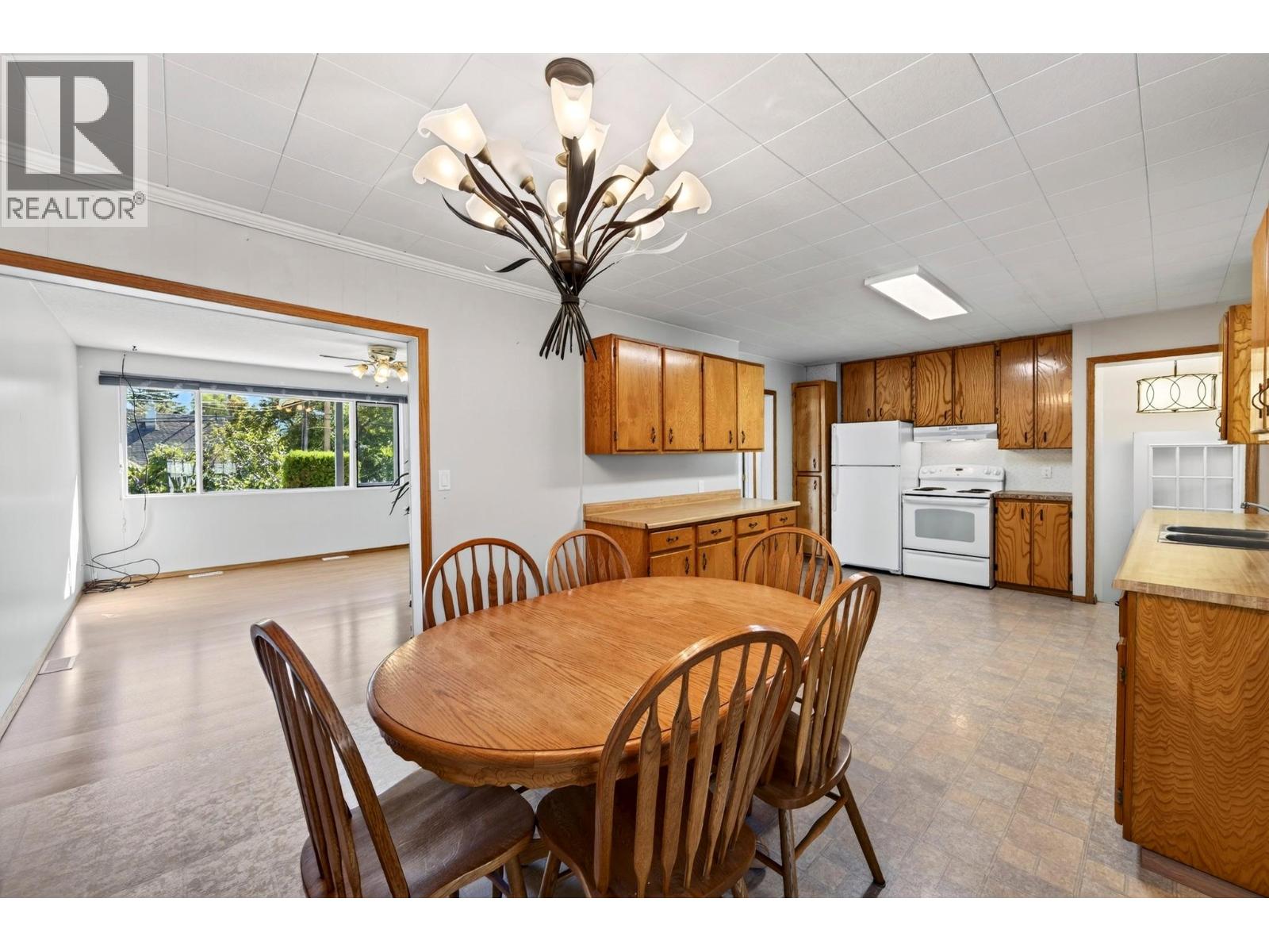 917 10th Street S, Golden, British Columbia  V0A 1H0 - Photo 10 - 10404746